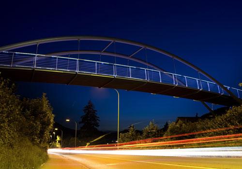 Brücke und Brunnen